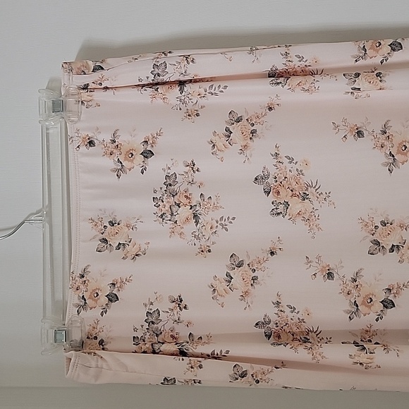 SHEIN Size XL Peachy Cream with Floral Pattern Mesh Overlay Midi Skirt, EUC - Picture 2 of 12